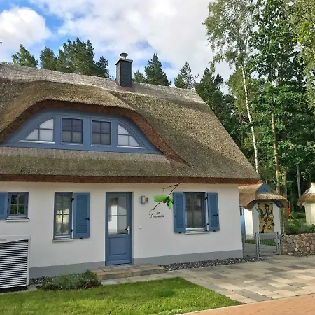 Ferienhaus Zur Pirateneiche * Glowe