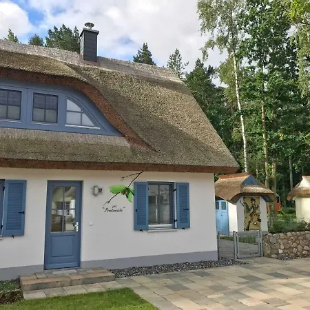 Ferienhaus Zur Pirateneiche Glowe