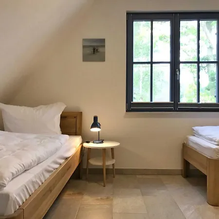 Ferienhaus Zur Pirateneiche Glowe